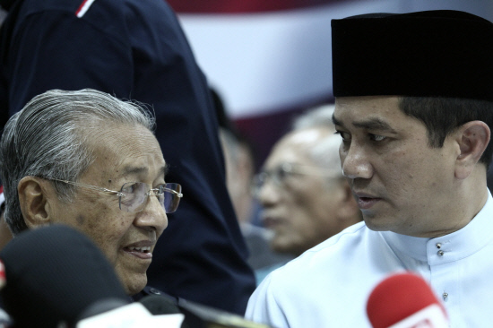 Mahathir-Azmin