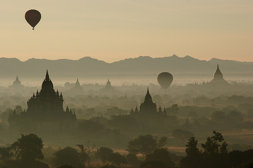 bagan-myanmar-burma-buddhism-ballooning-David-Haberlah.jpg