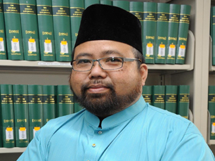 Prof Datuk Abdul Halim Sidek