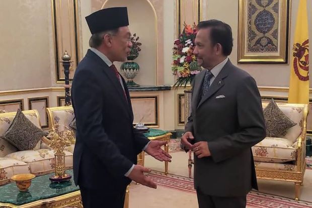 While many call for a boycott of Brunei, Anwar meets with ...