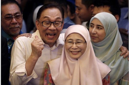 Anwar meeting Agong on Tuesday to try to form a backdoor government