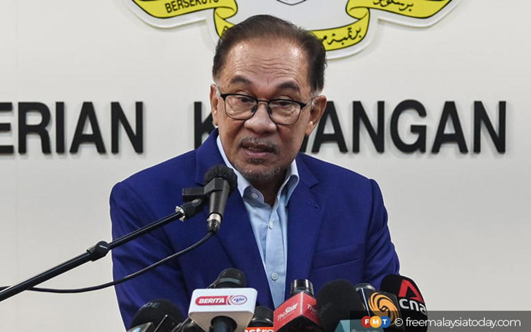 Anwar's new year resolution: he's not going to let the court cluster ...