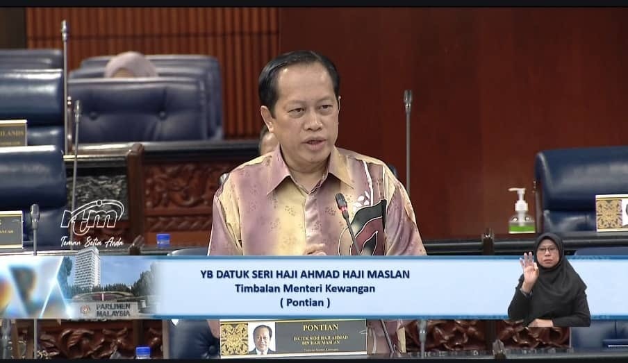 Netizens educate UMNO's sec-gen: One judge abstaining doesn't mean Najib is innocent – Malaysia Today - Vimarsana News