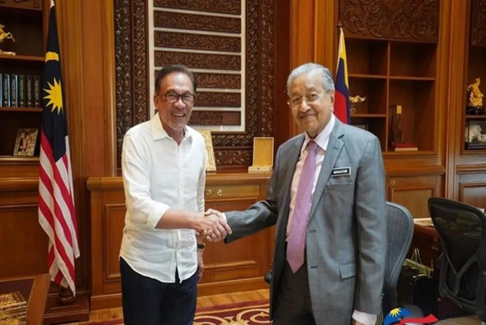The 25 year Mahathir-Anwar Feud - Vimarsana News