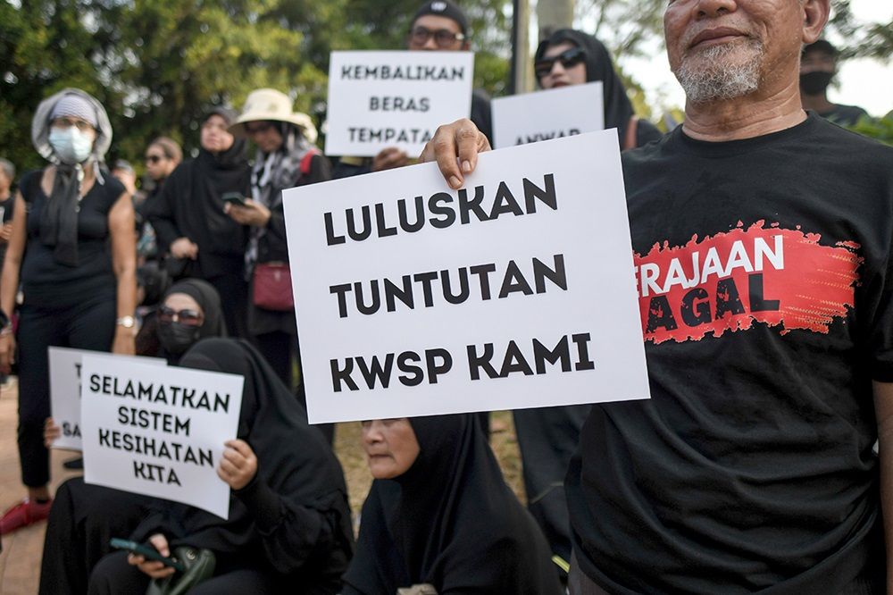 12 individuals called up over anti-PM rally - Malaysia Today